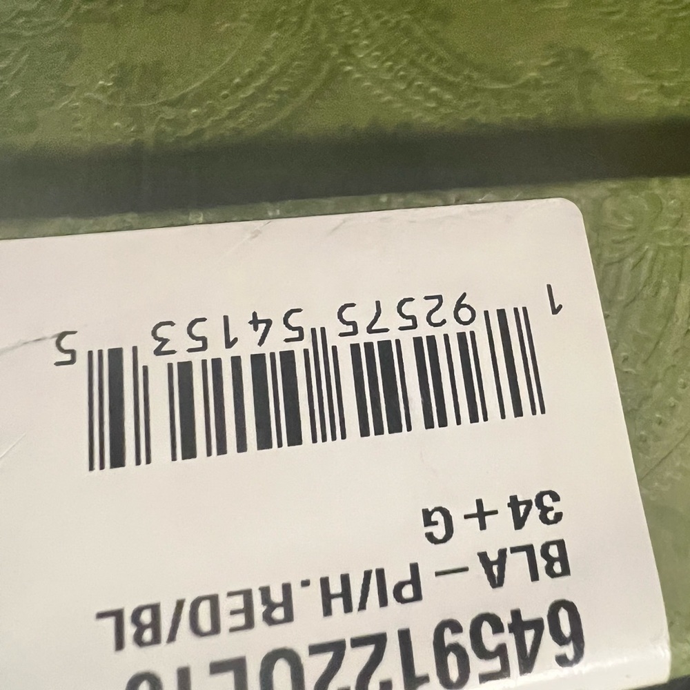 Gucci Size 4 sneakers. Only worn once, very good condition.